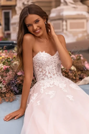 Aria Bride Gardenia #3 Original thumbnail